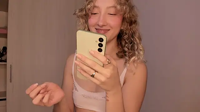 Laurenn_Sweet Chat XXX in diretta