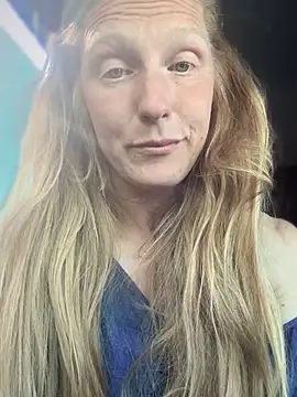 Chat XXX Live GoldenFlameGoddess
