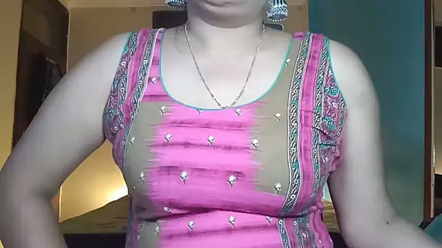YourDesi_Laila_'s Live XXX Chat