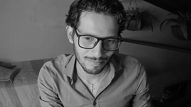 Nicholasrodrii Live XXX-Chat