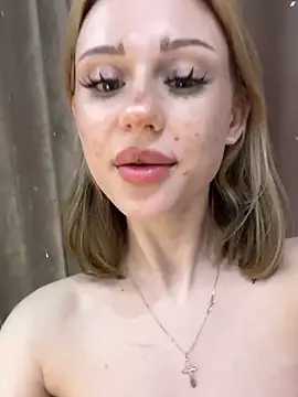 XXX chat uživo modela Alisaa_Kisaa