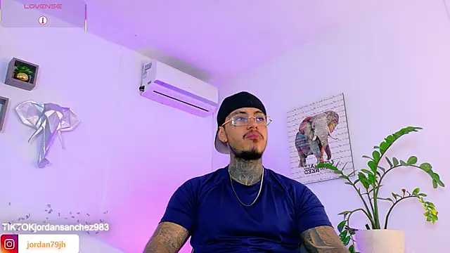 JordanSmiith_ Adlı Modelin Canlı XXX Sohbeti