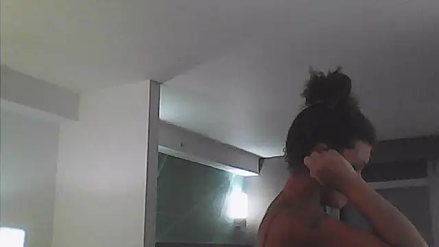 Chat +18 de sarahkat86 ao vivo