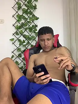 Anthony_clark1 Adlı Modelin Canlı XXX Sohbeti