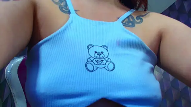 Chatroom XXX en direct de LiaHarryis
