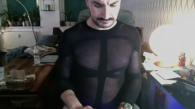 tomz0819 XXX чат на живо