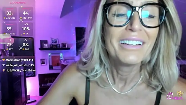 VelvetBarbie Adlı Modelin Canlı XXX Sohbeti