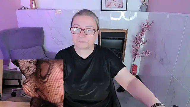צ'אט XXX בשידור חי של Alexandra_Kind