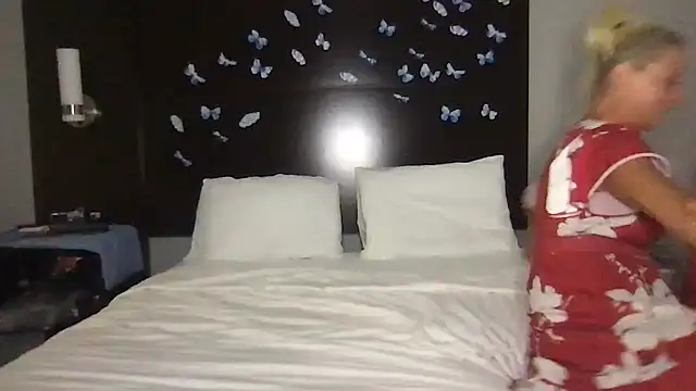 TiffaneyLove XXX чат на живо