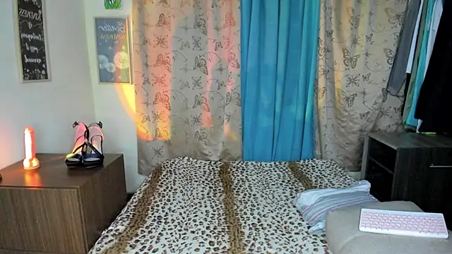 Angel_White25 élő XXX-chatje