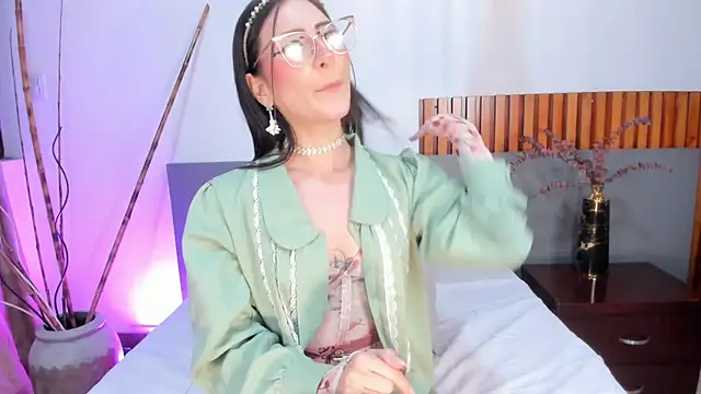 AnnaDenver Adlı Modelin Canlı XXX Sohbeti