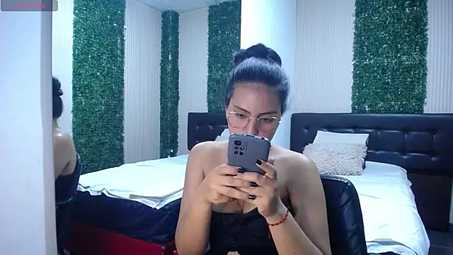 roxxyblack01 Adlı Modelin Canlı XXX Sohbeti