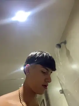 Lander_Cruz 现场XXX聊天