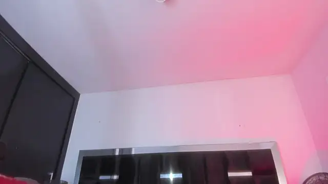 Živý XXX chat DANITENDER555
