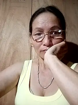 Chatroom XXX en direct de Cucci07