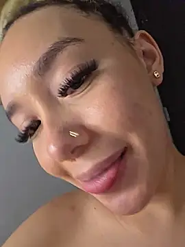 alaia_princess' Live XXX Chat