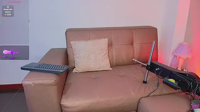 Chatroom XXX en direct de Valentiinoss