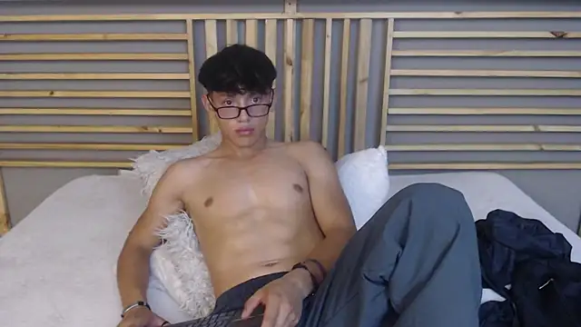 Czat XXX na żywo – clark_ken01
