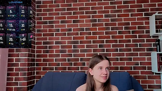 MyrtaMcclaney's Live XXX Chat