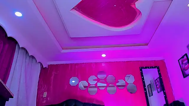 TiffanyMackensyy's Live XXX Chat