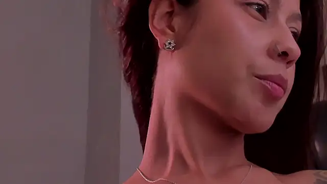 ErikaBenz_'s Live XXX Chat