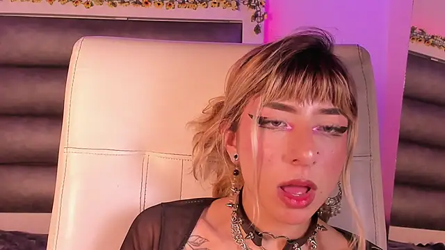 adhalee_jsn Live XXX chat