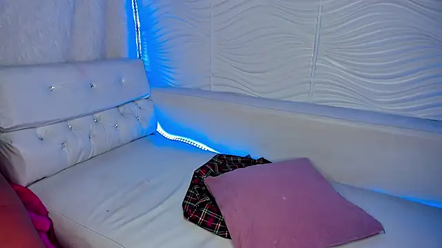 XXX chat uživo modela teamlover00