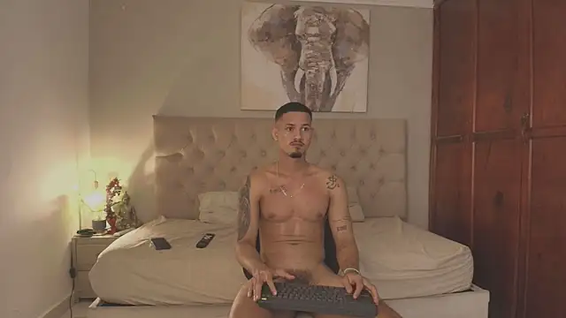 Maxi_and_Ares élő XXX-chatje