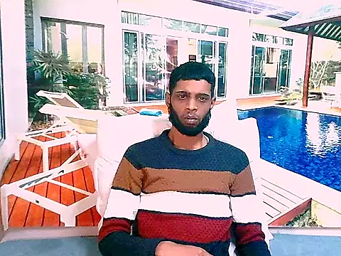 XXX chat uživo modela CharmingIndian1
