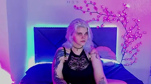 JoannLowe Chat XXX in diretta