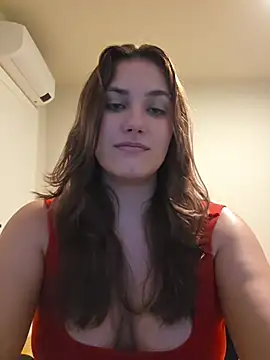 Chatroom XXX en direct de MiaRides19