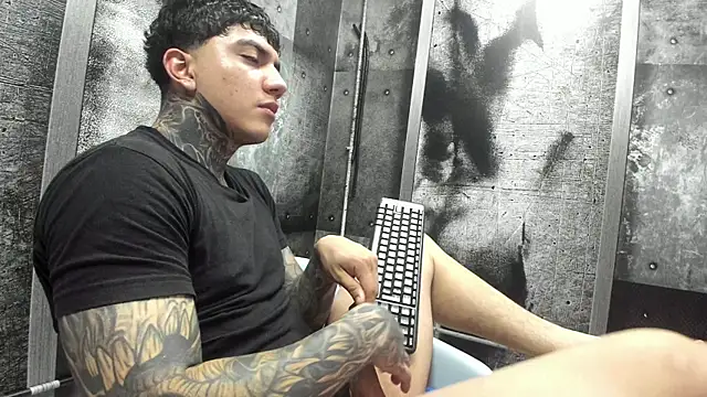 دردشة Gury_tattoo الجنسية المباشرة