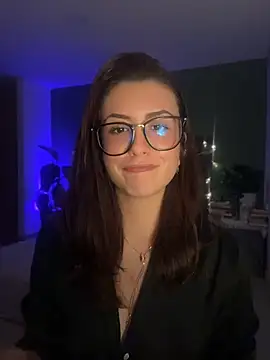 EmaSaenz's Live XXX Chat