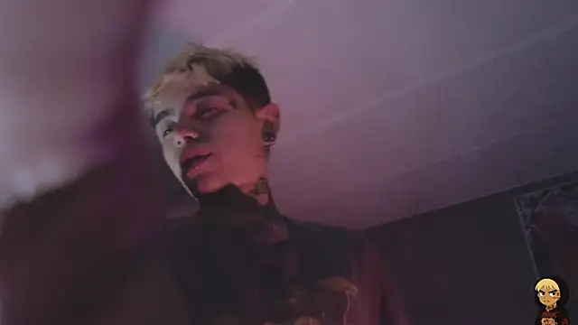 AcidMilo Live XXX-chat
