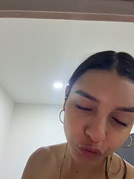 violeta365 即時 XXX 聊天