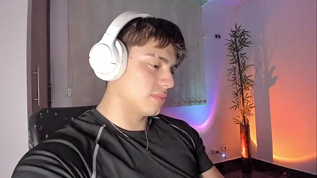 Chat +18 de Giordano_Russo ao vivo