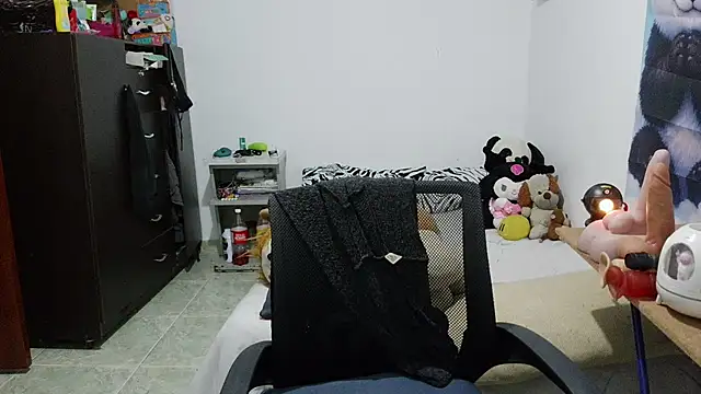 Chat +18 de curly_greeneyed ao vivo