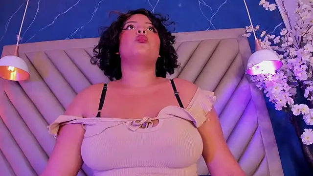 NaomiVelourのライブXXXチャット