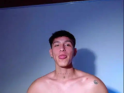 Chat +18 de rowanbig ao vivo