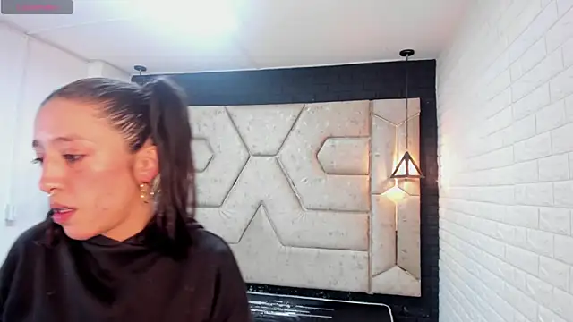 Julieta_Slav3 Adlı Modelin Canlı XXX Sohbeti