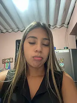 Kimmiebellarie 现场XXX聊天