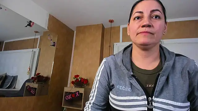 دردشة Heidy_milf الجنسية المباشرة