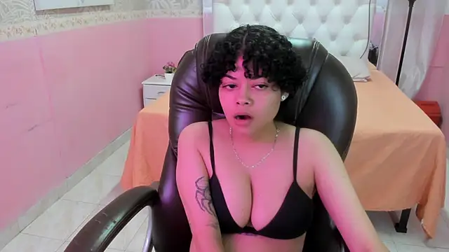 Chat +18 de Sasha_Venom ao vivo