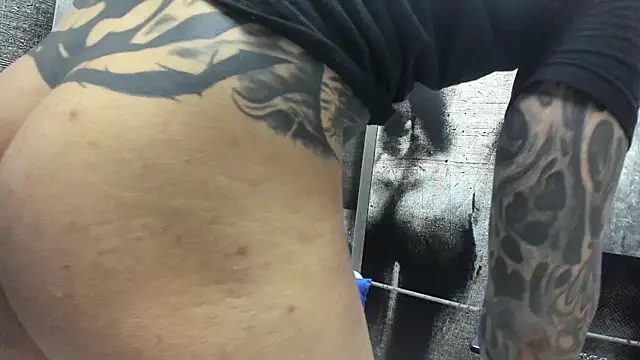 Gury_tattoo live XXX chat