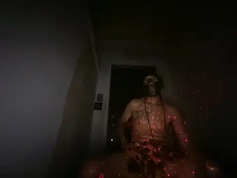 ThrowedWorldWide élő XXX-chatje