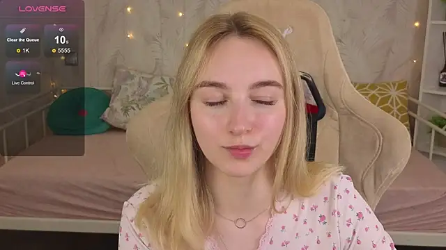 Shy_Pollyn Live XXX chat
