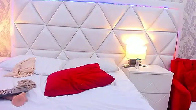 Chatroom XXX en direct de HollyOlson