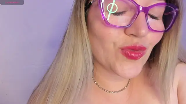 Chat +18 de Naty_Mature_ ao vivo