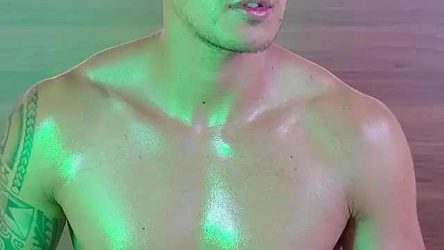 aaron_bolt Chat XXX in diretta