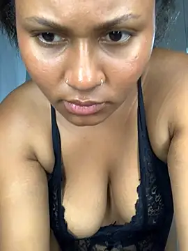 madell Adlı Modelin Canlı XXX Sohbeti